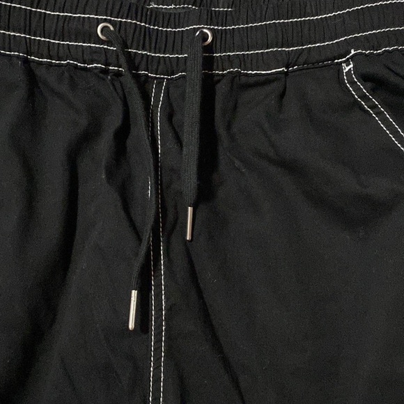 Two cargo pants - Picture 2 of 9